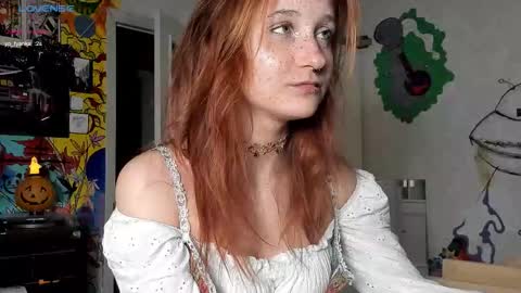 Snapshot of sunny_mouse chatting on October 17, 6:12 pm Sunny online show from October 17, 6:12 pm