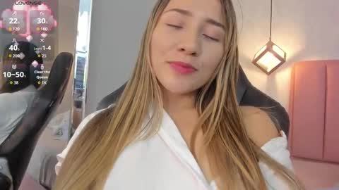 Snapshot of sunnycyrus chatting on September 30, 2:05 pm S U N N Y online show from September 30, 2:05 pm