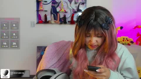 Snapshot of sunofureku_melody chatting on October 20, 7:08 pm RAVENCLAU GIRL online show from October 20, 7:08 pm