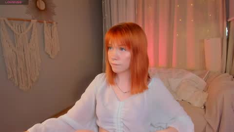 sunrisee_ online show from April 15, 4:43 pm