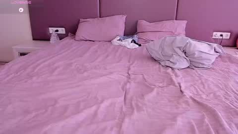 Effie Beautiful girl and Sunsay lucky boy online show from May 25, 2:39 am