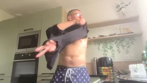 sunsyyy online show from May 9, 12:33 pm