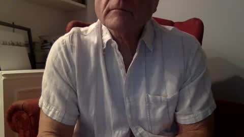 suntrdr077 online show from March 3, 11:12 pm