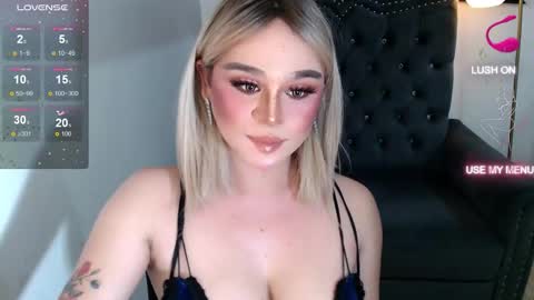 Snapshot of superh0tangelxx chatting on September 19, 1:54 am CARMINA online show from September 19, 1:54 am