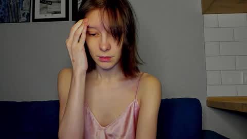 Una online show from November 17, 1:08 am