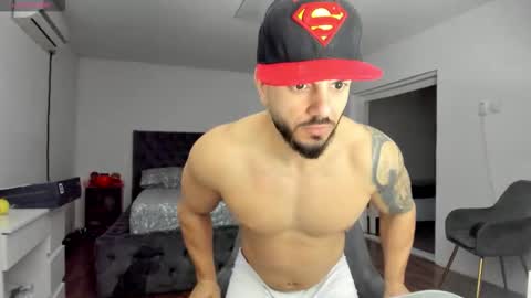 supermanboyxxl online show from November 28, 7:16 am