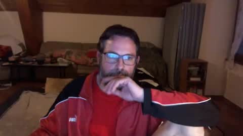 Snapshot of supersquirrel81 chatting on October 10, 5:19 pm supersquirrel81 online show from October 10, 5:19 pm