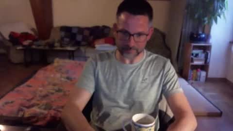 supersquirrel81 online show from April 10, 6:01 pm