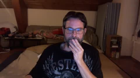 Snapshot of supersquirrel81 chatting on October 4, 5:44 pm supersquirrel81 online show from October 4, 5:44 pm