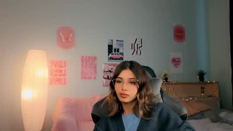 Sara online show from April 4, 1:18 pm