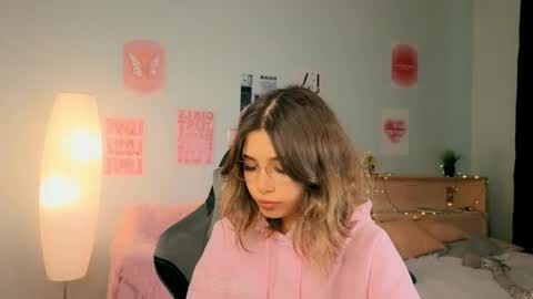 Sara online show from April 13, 1:15 pm