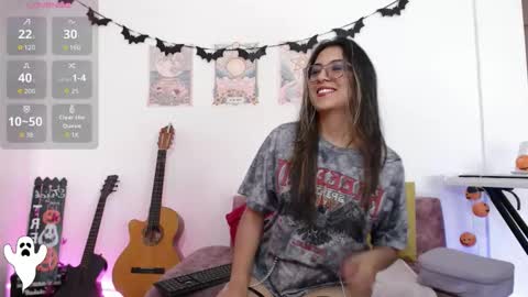 Susana hendrix    online show from October 4, 7:33 pm