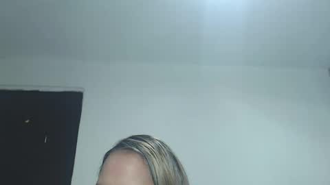 Snapshot of susanleroy chatting on February 14, 8:52 am susanleroy online show from February 14, 8:52 am