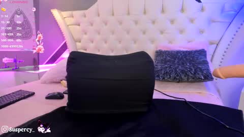 Snapshot of susanpercy chatting on September 18, 5:39 pm Val Help me get to 100 thumbs up online show from September 18, 5:39 pm