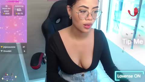 Snapshot of sussan_love01 chatting on March 7, 4:44 pm Susan online show from March 7, 4:44 pm