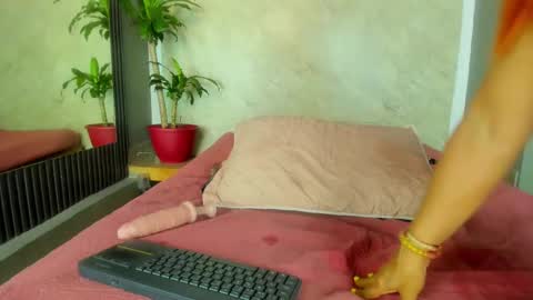 Snapshot of sussanmilf_ chatting on February 21, 5:20 pm sussanmilf online show from February 21, 5:20 pm