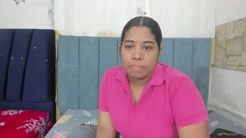 Snapshot of sussann_gomez chatting on October 15, 12:06 pm sussann online show from October 15, 12:06 pm