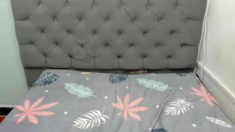 Snapshot of sussann_gomez chatting on February 11, 2:57 pm sussann online show from February 11, 2:57 pm