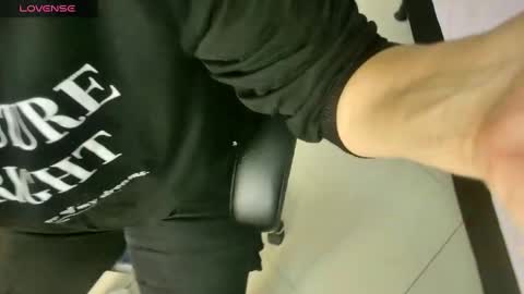   online show from December 31, 12:15 pm