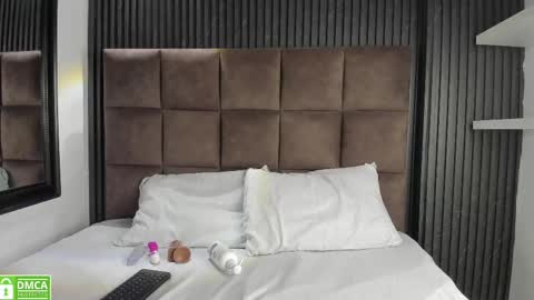 sussy_vixen online show from November 17, 5:21 am