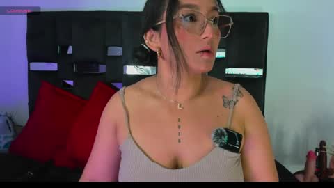 Sussy Sunny online show from April 21, 5:03 am