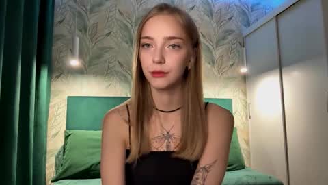 Snapshot of susyschuerholz chatting on October 19, 5:06 pm Jessica online show from October 19, 5:06 pm