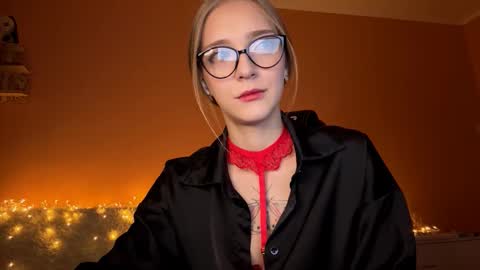Snapshot of susyschuerholz chatting on October 11, 4:32 pm Jessica online show from October 11, 4:32 pm