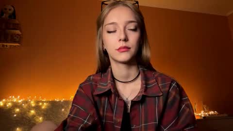Snapshot of susyschuerholz chatting on October 12, 4:43 pm Jessica online show from October 12, 4:43 pm