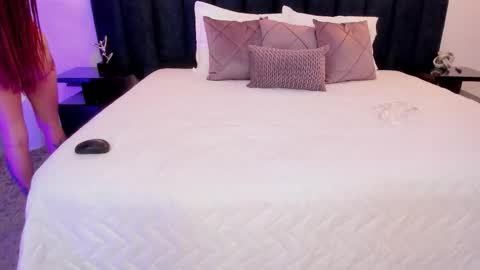 susyy online show from February 8, 3:43 am