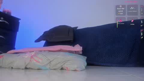 Snapshot of suzanana chatting on October 18, 7:51 pm suzanana online show from October 18, 7:51 pm