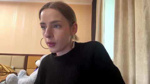 Emila online show from May 13, 1:10 pm