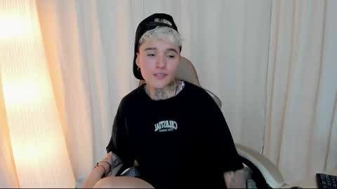 suzu_wolf online show from October 8, 6:08 am