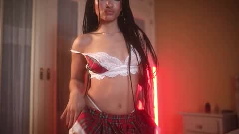 suzysuza online show from November 2, 4:07 pm