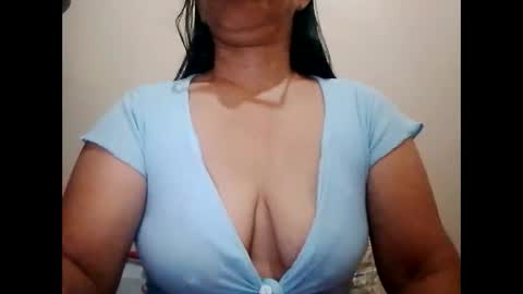 Snapshot of suzzie_hot chatting on February 24, 9:41 pm suzzie_hot online show from February 24, 9:41 pm