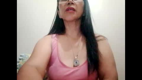 Snapshot of suzzie_hot chatting on February 27, 9:47 pm suzzie_hot online show from February 27, 9:47 pm
