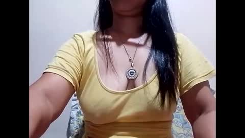 Snapshot of suzzie_hot chatting on March 5, 9:59 pm suzzie_hot online show from March 5, 9:59 pm