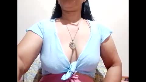 Snapshot of suzzie_hot chatting on March 12, 8:41 pm suzzie_hot online show from March 12, 8:41 pm