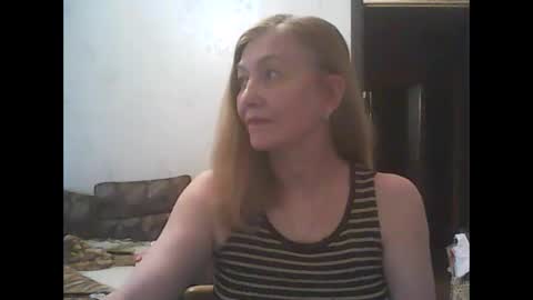 sweet4blonde609 online show from September 10, 12:39 pm