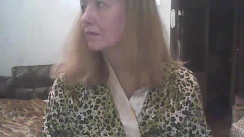 sweet4blonde609 online show from August 4, 7:10 pm