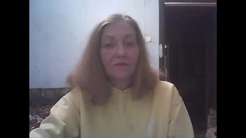sweet4blonde67 online show from May 7, 7:09 pm