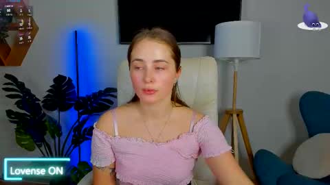 Snapshot of sweet__amily chatting on September 30, 6:13 am Sweet Amily online show from September 30, 6:13 am