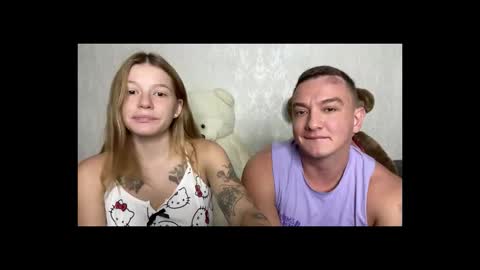 Mia and Robert online show from October 8, 6:19 am