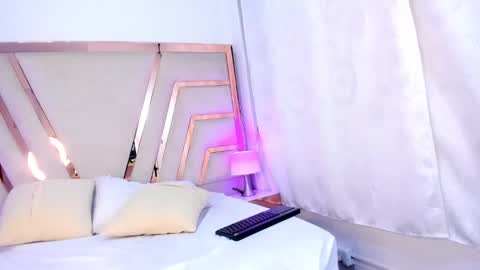 sweet__kitty2 online show from April 3, 4:30 am