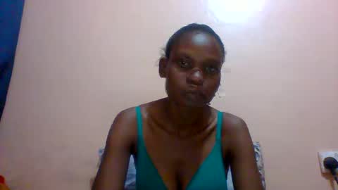 sweet_adora online show from February 5, 6:45 am