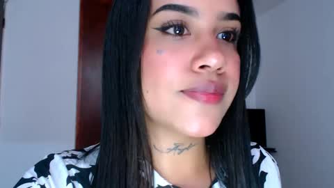 Snapshot of sweet_angel2001 chatting on October 20, 6:46 pm Stephanie online show from October 20, 6:46 pm