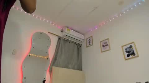 Snapshot of sweet_angelicaxxx chatting on October 18, 6:28 am sweet_angelicaxxx online show from October 18, 6:28 am