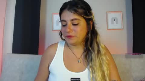 Bella Valery online show from March 29, 10:22 pm