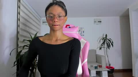 sweet_brunette88 online show from March 9, 3:01 am
