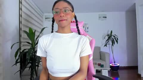 sweet_brunette88 online show from February 26, 1:57 am