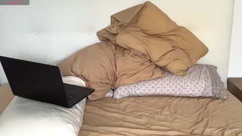 Caroline online show from June 4, 6:52 am